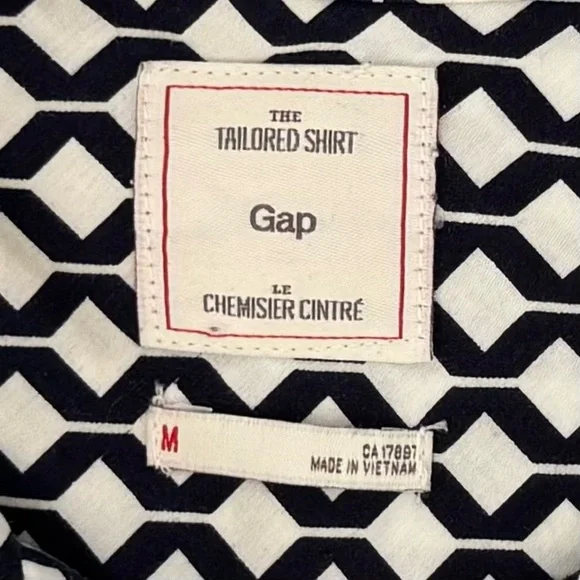 GAP Black and White Geometric Button Down Shirt, size Medium - Picture 8 of 12